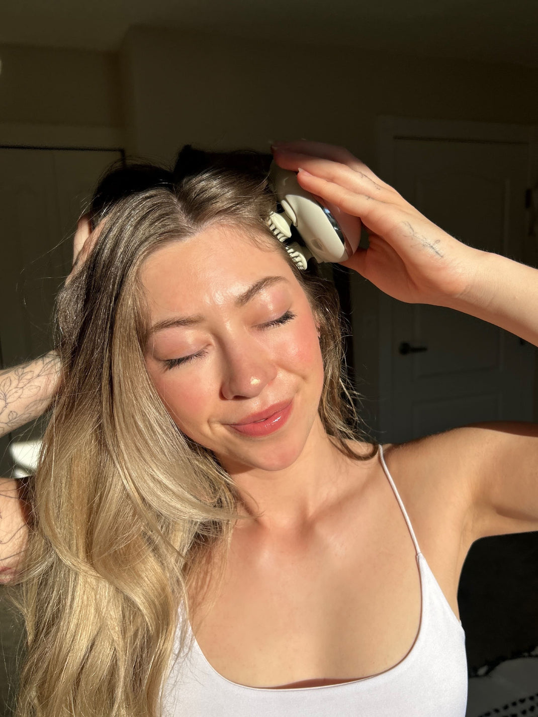 Hair Density and Growth-Stimulating Scalp Massager™ | 6 Months Warranty